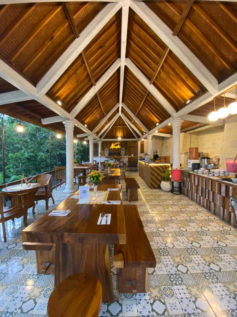 Joglo Naruastu Kedai Bukit Rhema