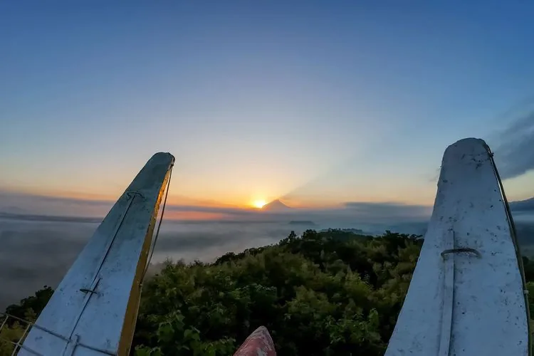 Sunrise dari kawasan Kedai Bukit Rhema