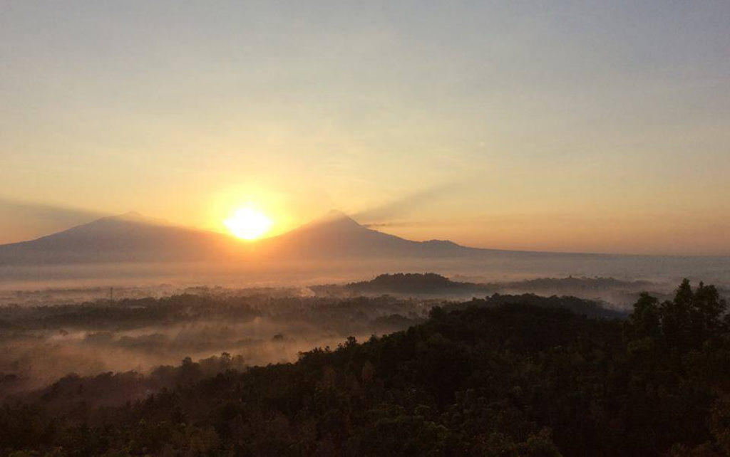 Tempat Terbaik Menikmati Sunrise di Magelang