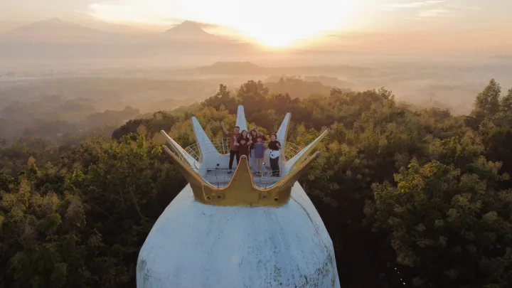 Sunrise Gereja Ayam Borobudur