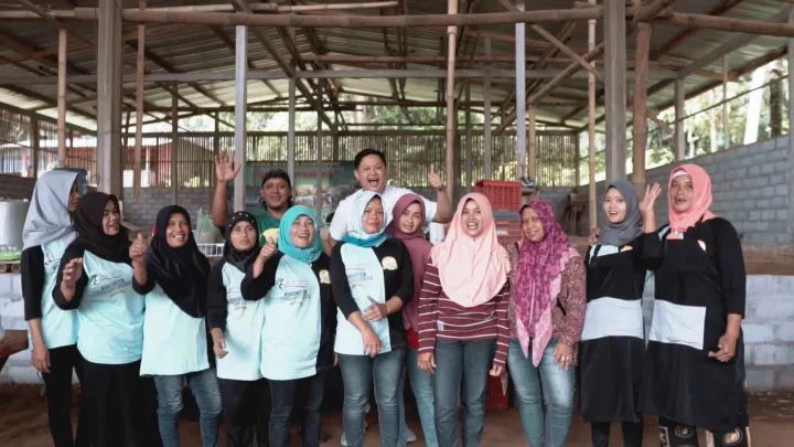 Pemberdayaan masyarakat sekitar Bukit Rhema